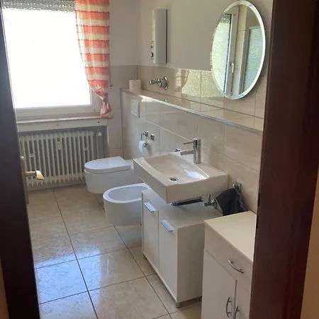 Rüttenscheider Str 2 Raum Apartment Niederdorla
